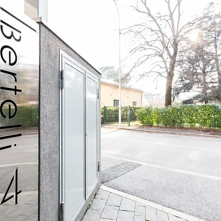 Bertelli 4 شقة سان لاتْسارو دي سافين