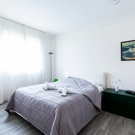 Bertelli 4 Apartment